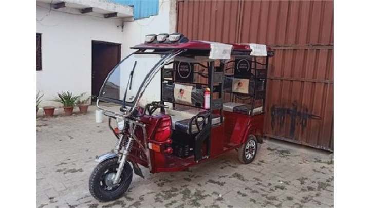 SN Solar Standard E Rickshaw 3 Wheelers